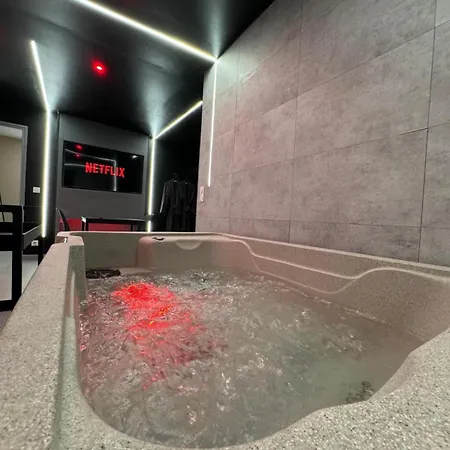 Squid Avec Jacuzzi Prive Apartman
