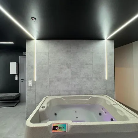 Squid Avec Jacuzzi Prive * Melun