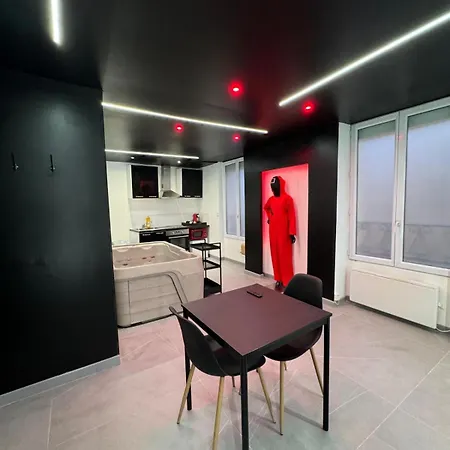Squid Avec Jacuzzi Prive شقة مُلا