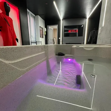Squid Avec Jacuzzi Prive
