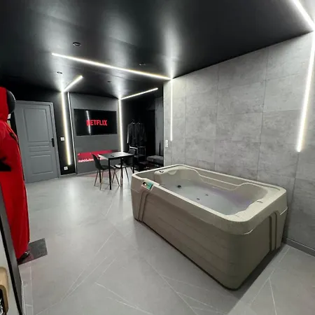 Squid Avec Jacuzzi Prive *
